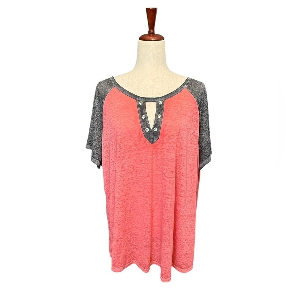 Bobbie Brooks Plus Size Short Sleeve Coral and Gray Raglan Shirt. Size 3X #1504